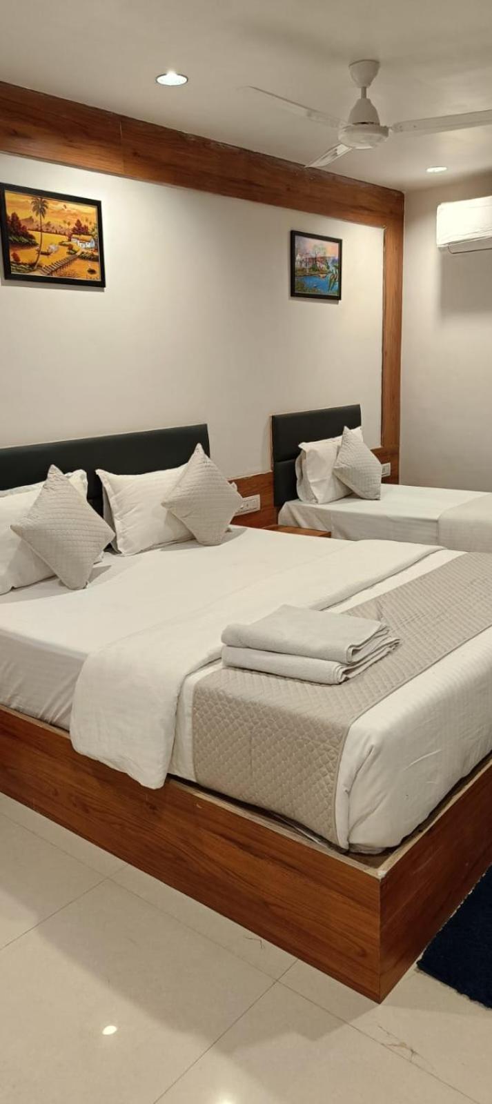 Hotel Royal Relax Γκαντχιναγκάρ Εξωτερικό φωτογραφία